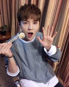 娱乐吃瓜酱小时候,揭秘童年趣事，笑谈成长点滴  第3张